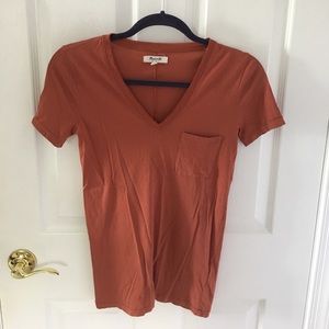Madewell t-shirt. Rust color size xs.